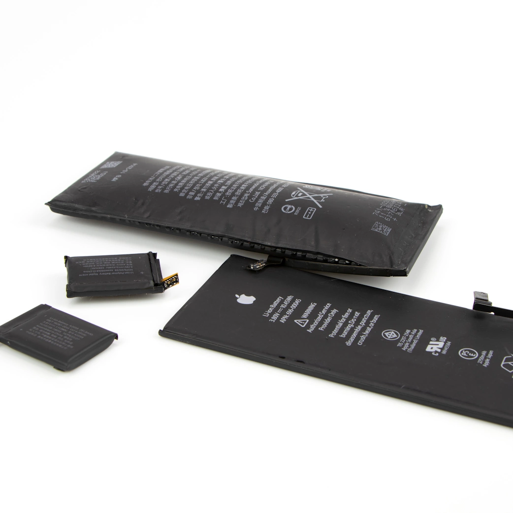 phone-battery-replacement-lizardcases