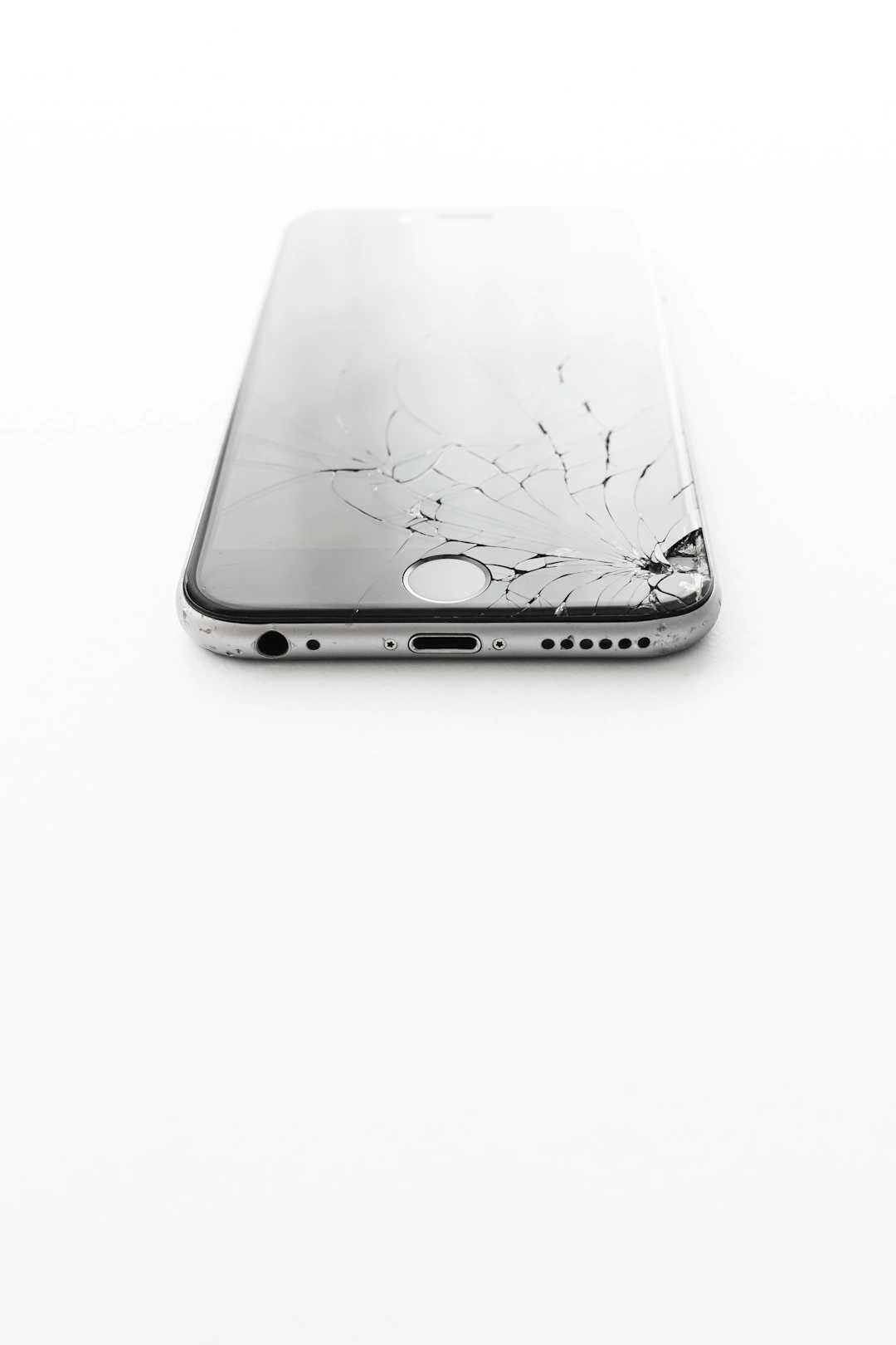 repair-shops-for-phones-broken-phone-screen-lizard-cases-llc